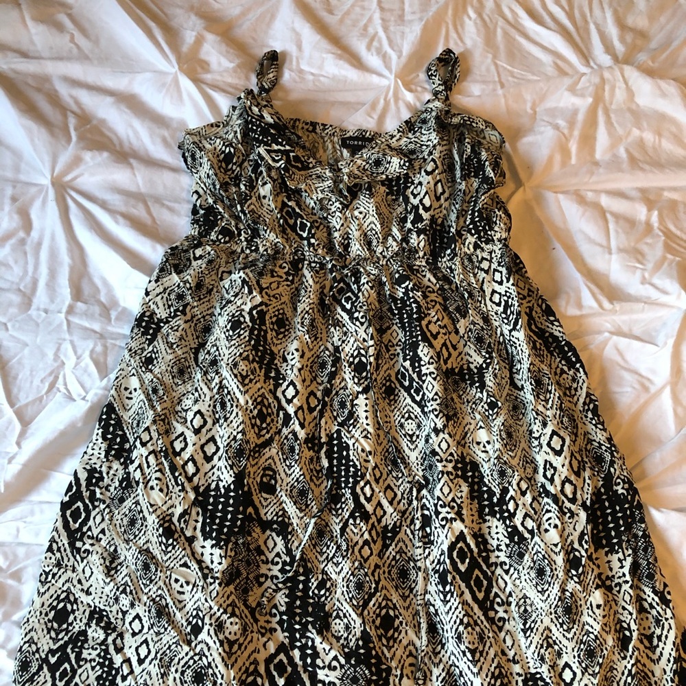 Torrid plus-sized sundress w subtle skull print!